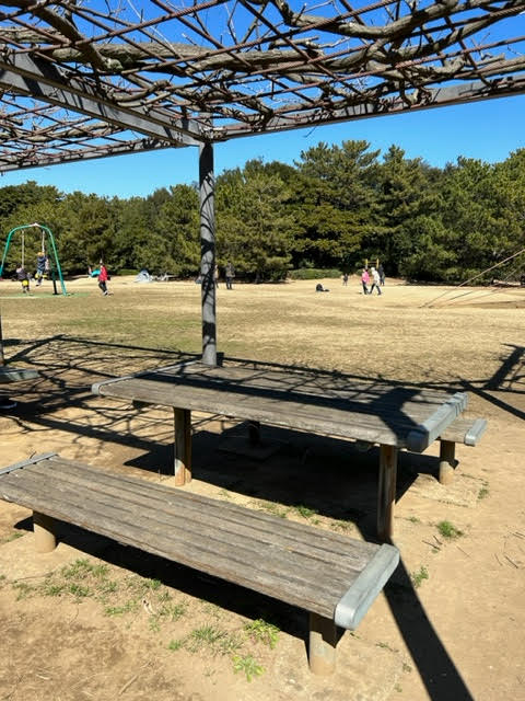 稲毛海浜公園　遊具　アスレチック　パルコース　テーブルセット　ベンチ