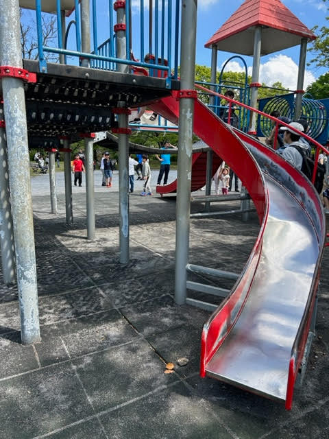 猿江恩賜公園　遊具スペース　冒険広場　複合遊具　アスレチック　すべり台　滑り台