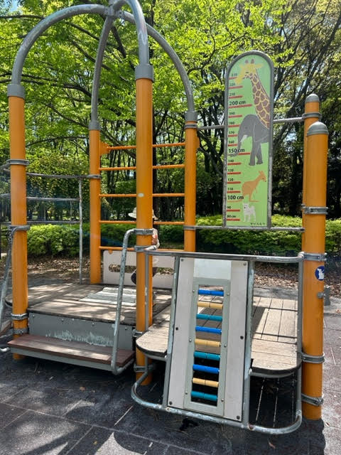 猿江恩賜公園　遊具スペース　健康広場　前屈　健康遊具