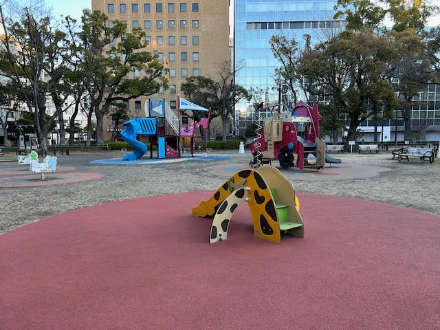 横浜公園　遊具　